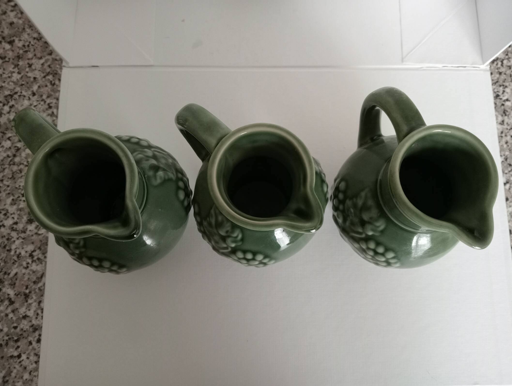 Lot de 3 pichets à vin