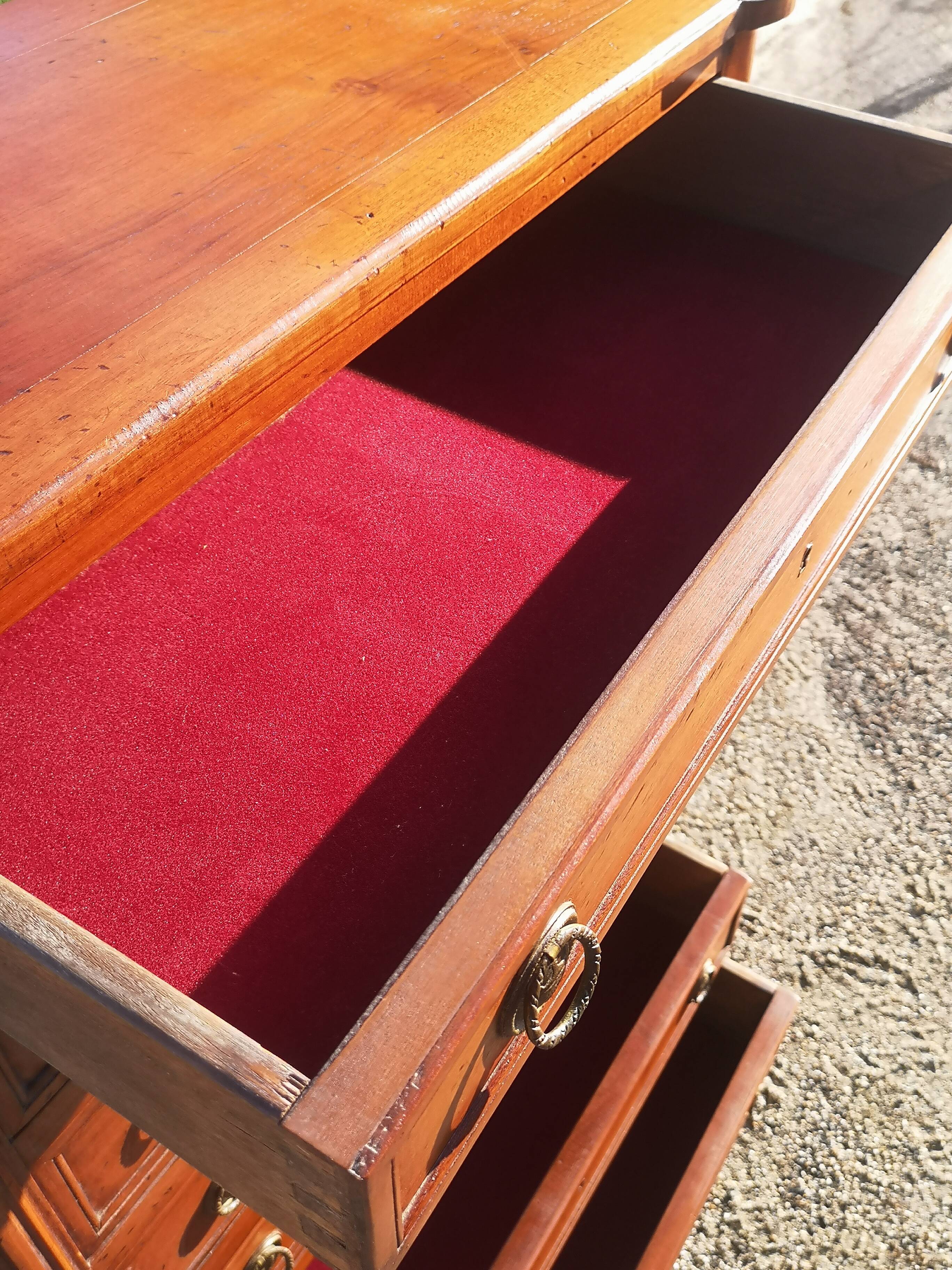 Chest of drawers, Louis XVI style