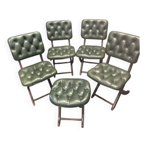 chaises et tabouret