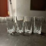 Série de 4 verres à orangeade estampillés cristal saint louis