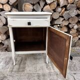 Meuble de rangement ancien rénové