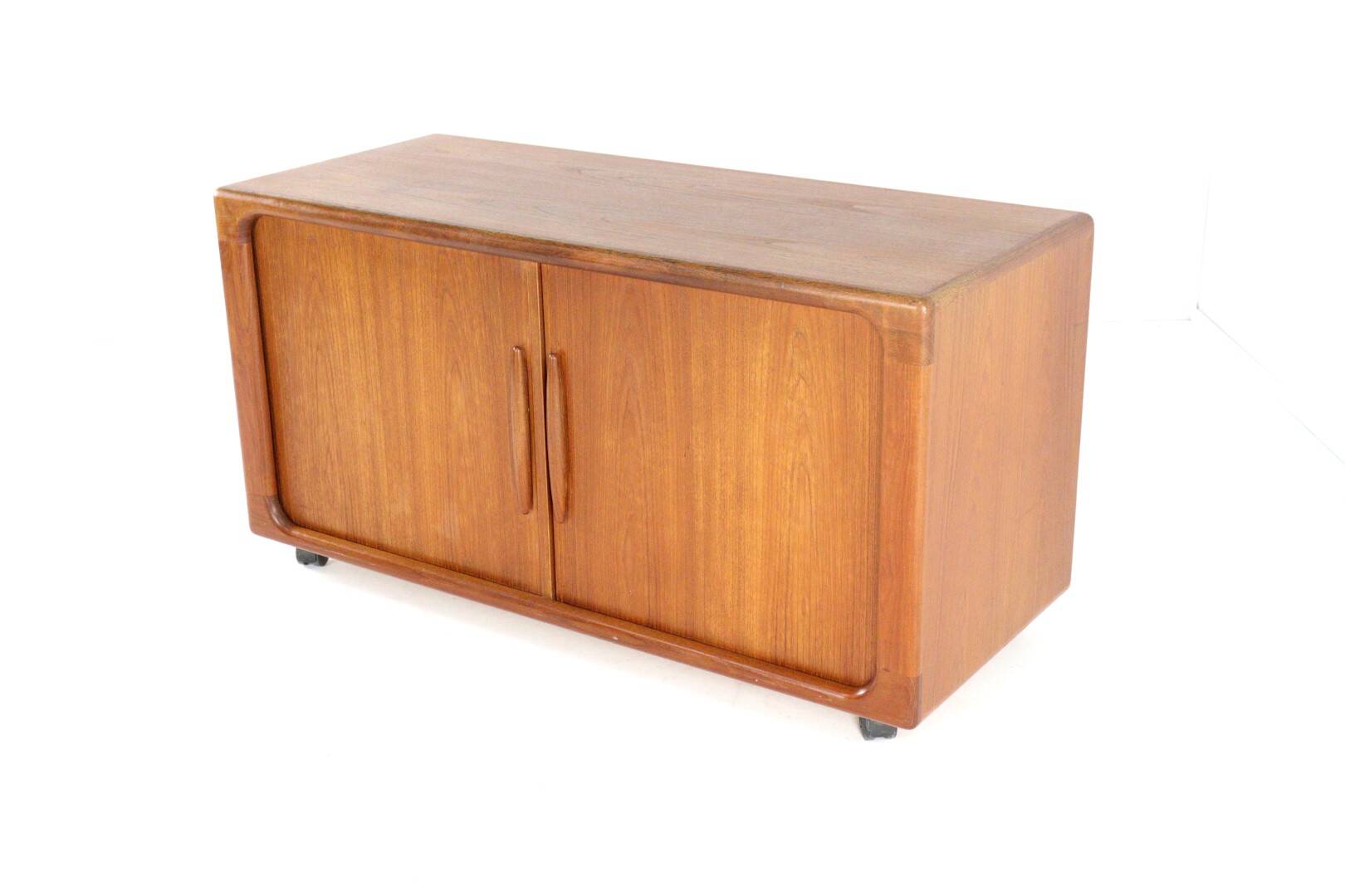 Dyrlund audio / tv cabinet 'Gronhoj'