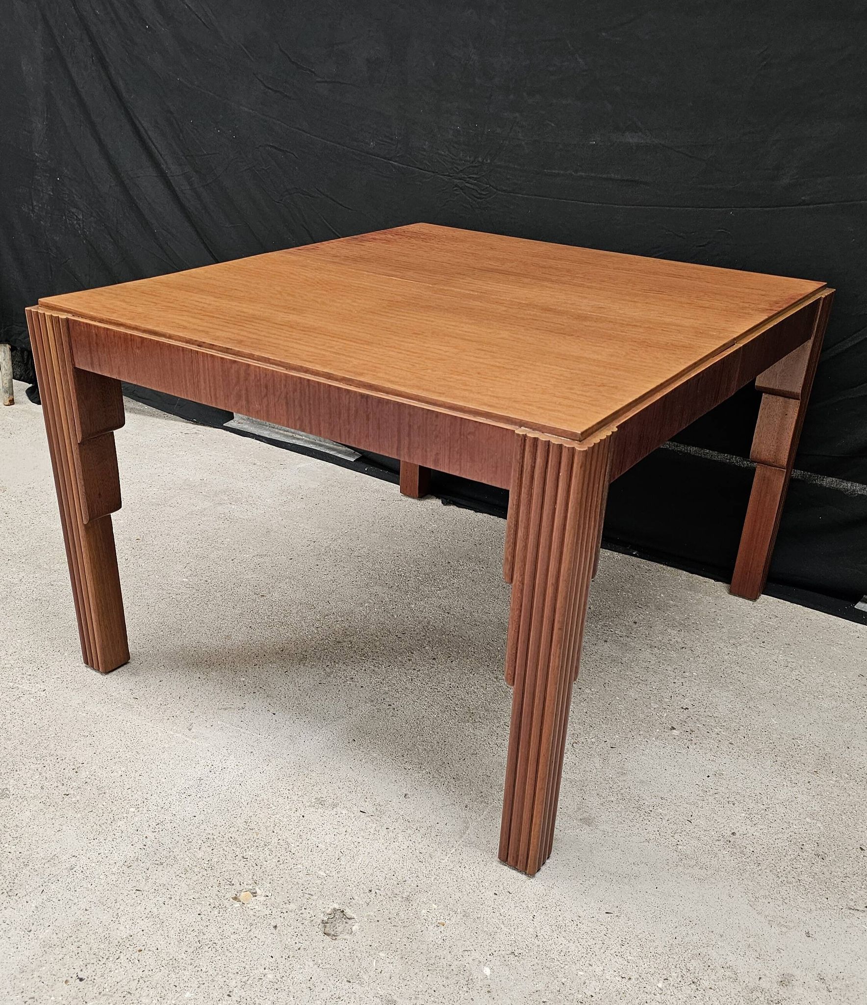 Lot table et ses 6 chaises Art déco de Saddier & fils