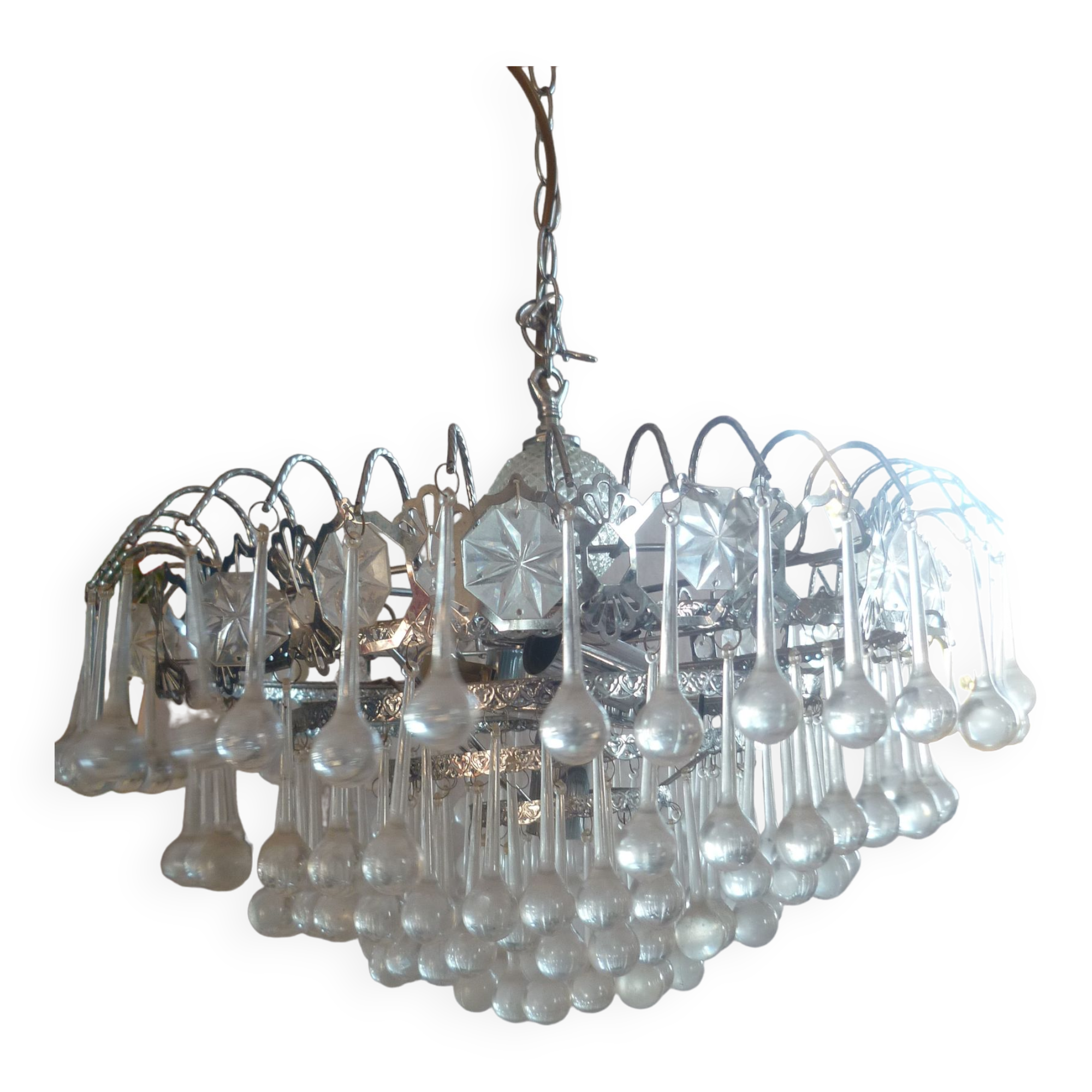 Round 3-light chandelier