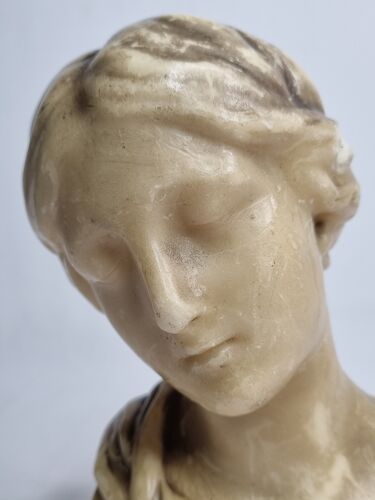 Buste de jeune femme en cire de style Florentin, 19 cm