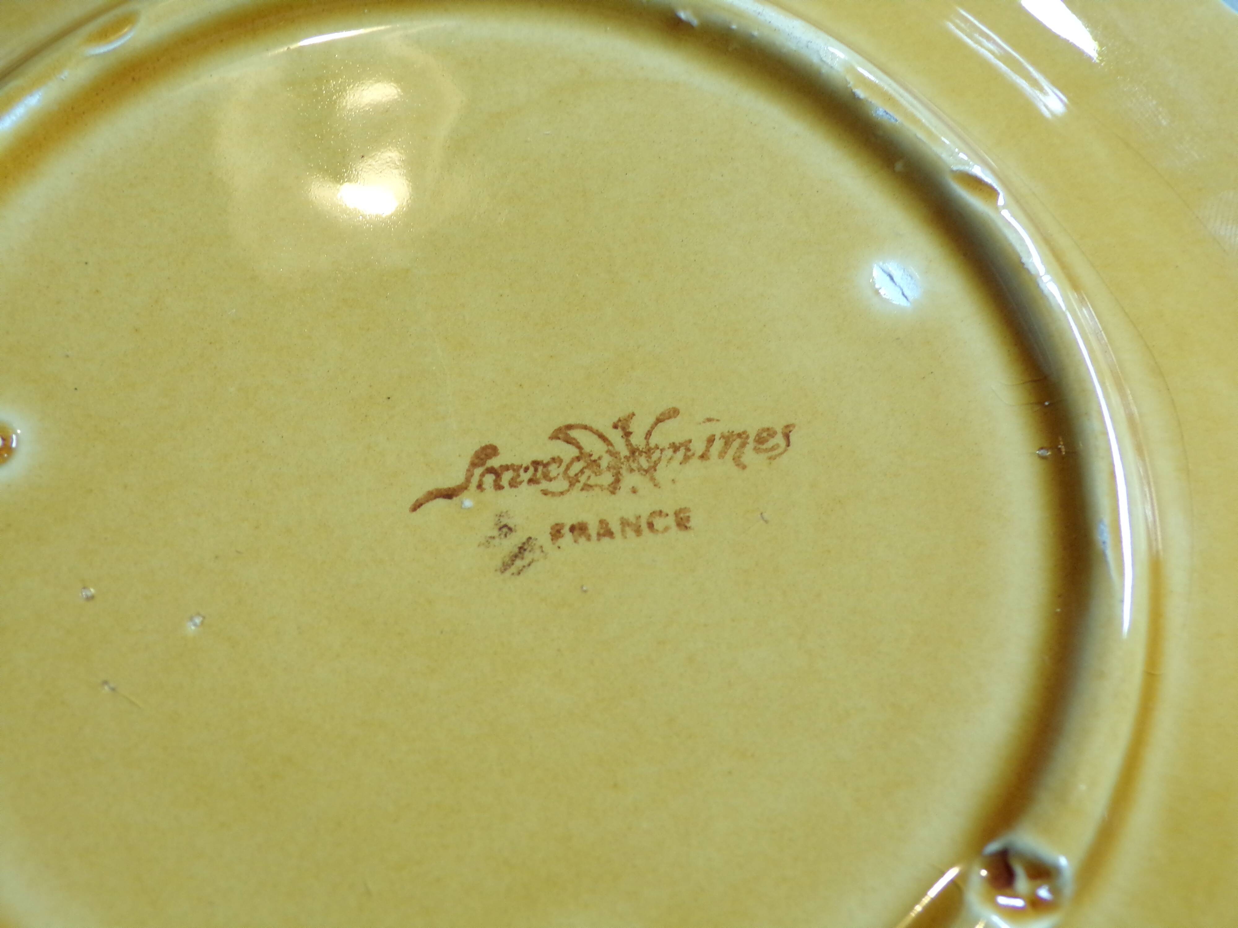 Set of 4 Sarregurmines Fruits barbotine plates