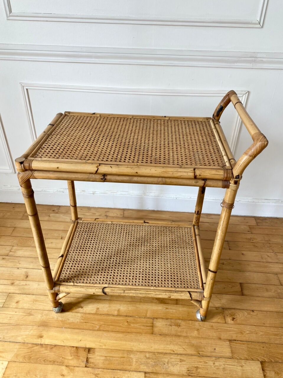 Vintage rattan service