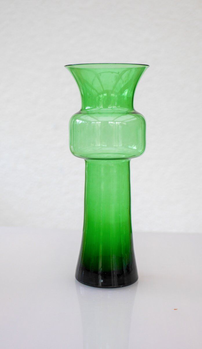 Large green Tang-Li vase by Morales Schildt for Kosta