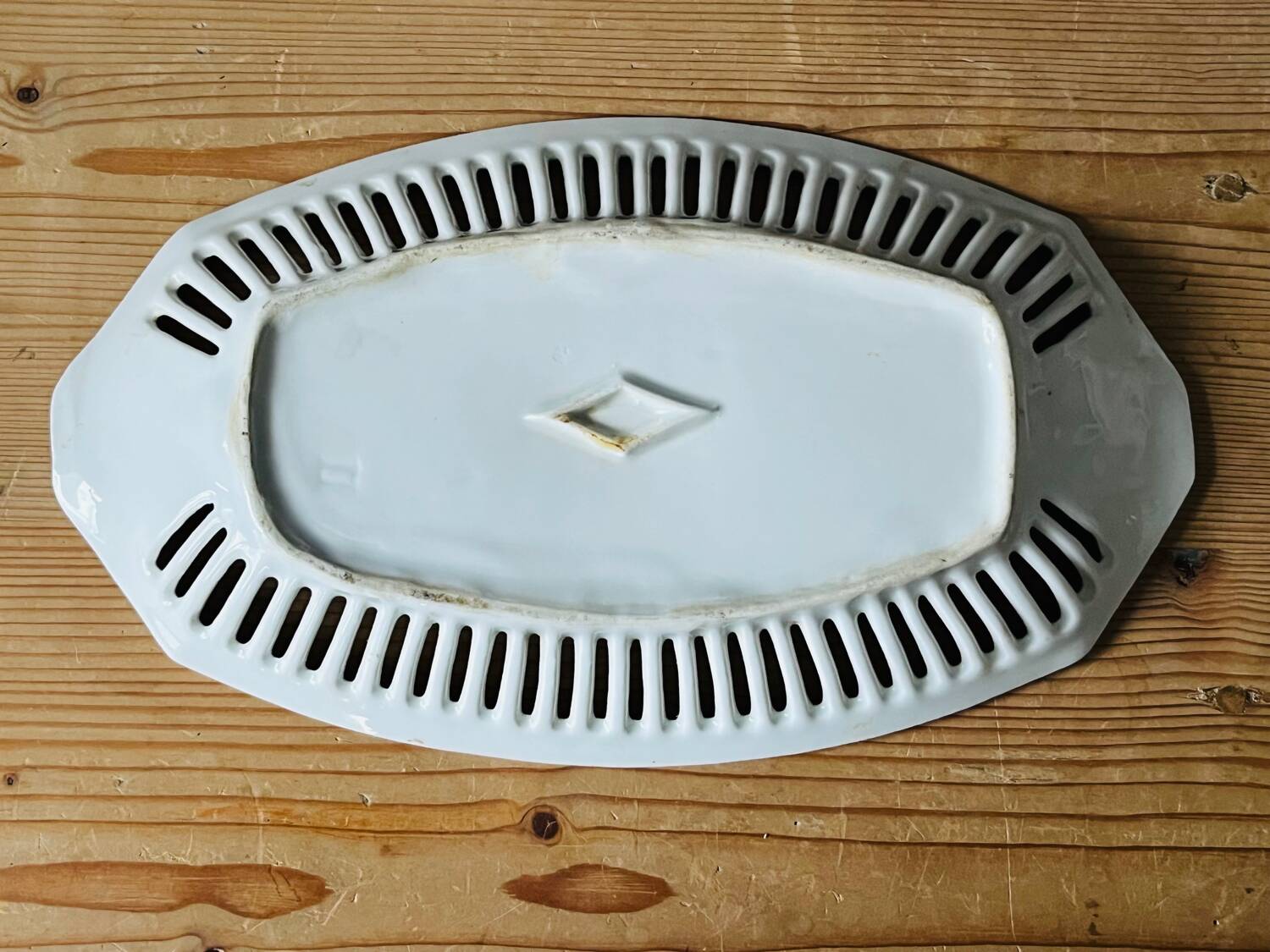 Openwork earthenware basket