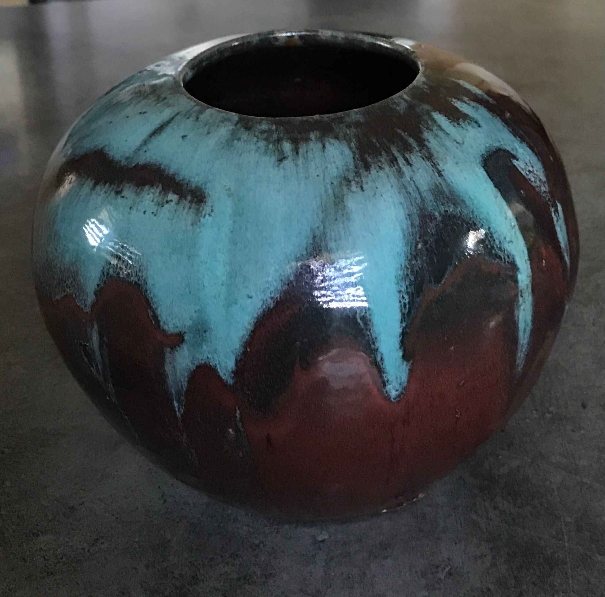 Artistic vase