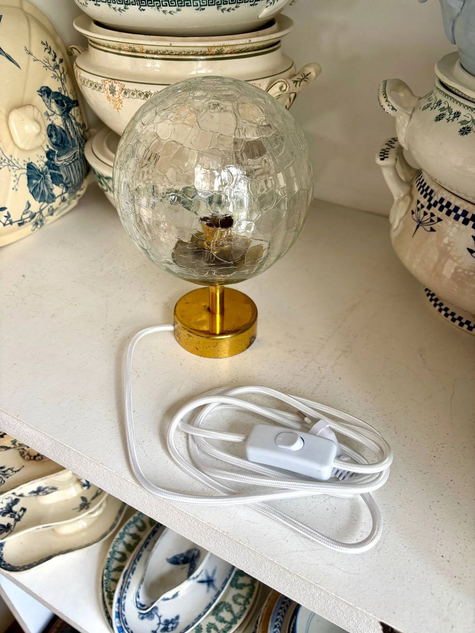 Cracked glass and gold metal table lamp