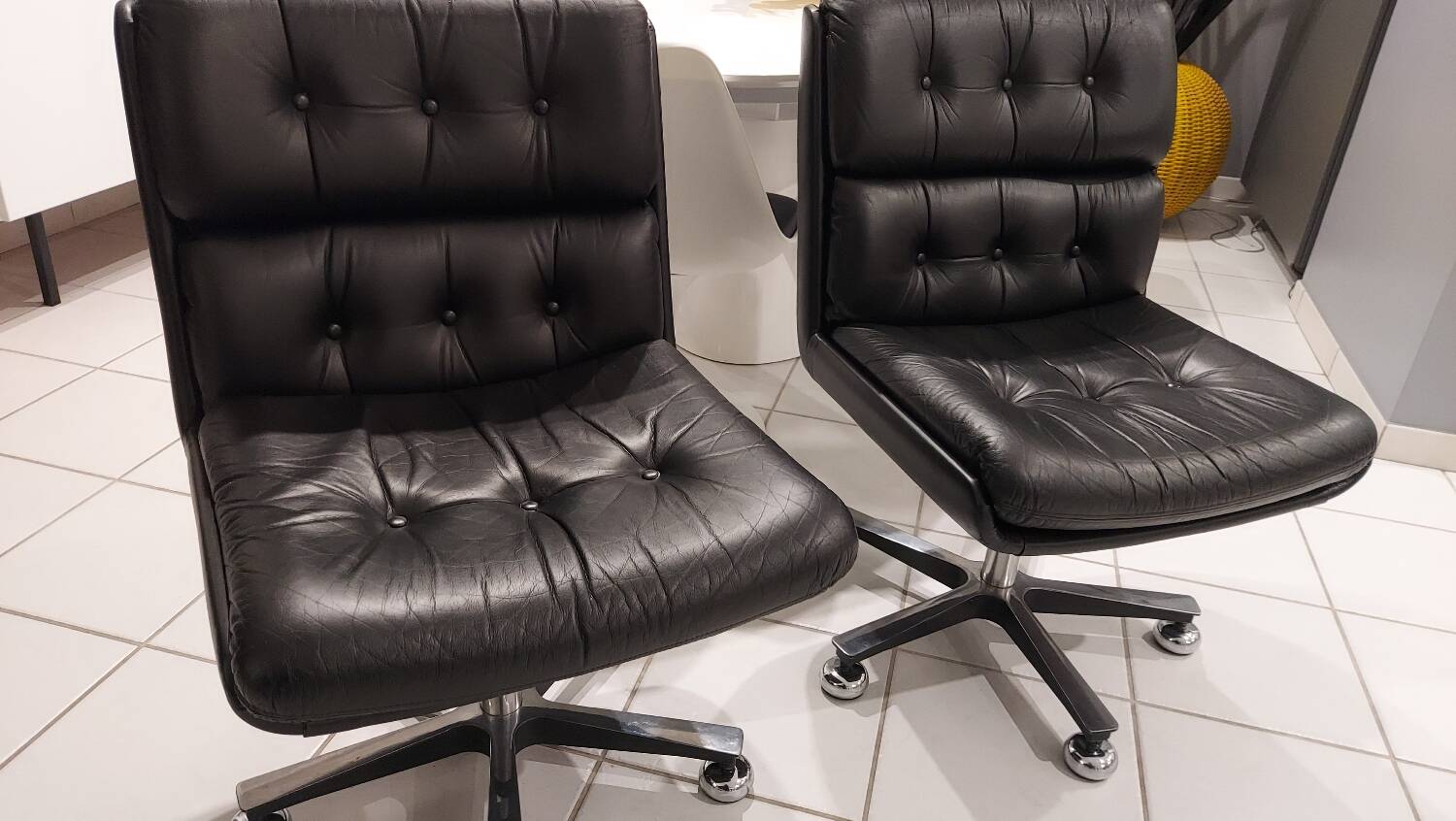 Pair of vintage Italian design leather office armchairs 1980