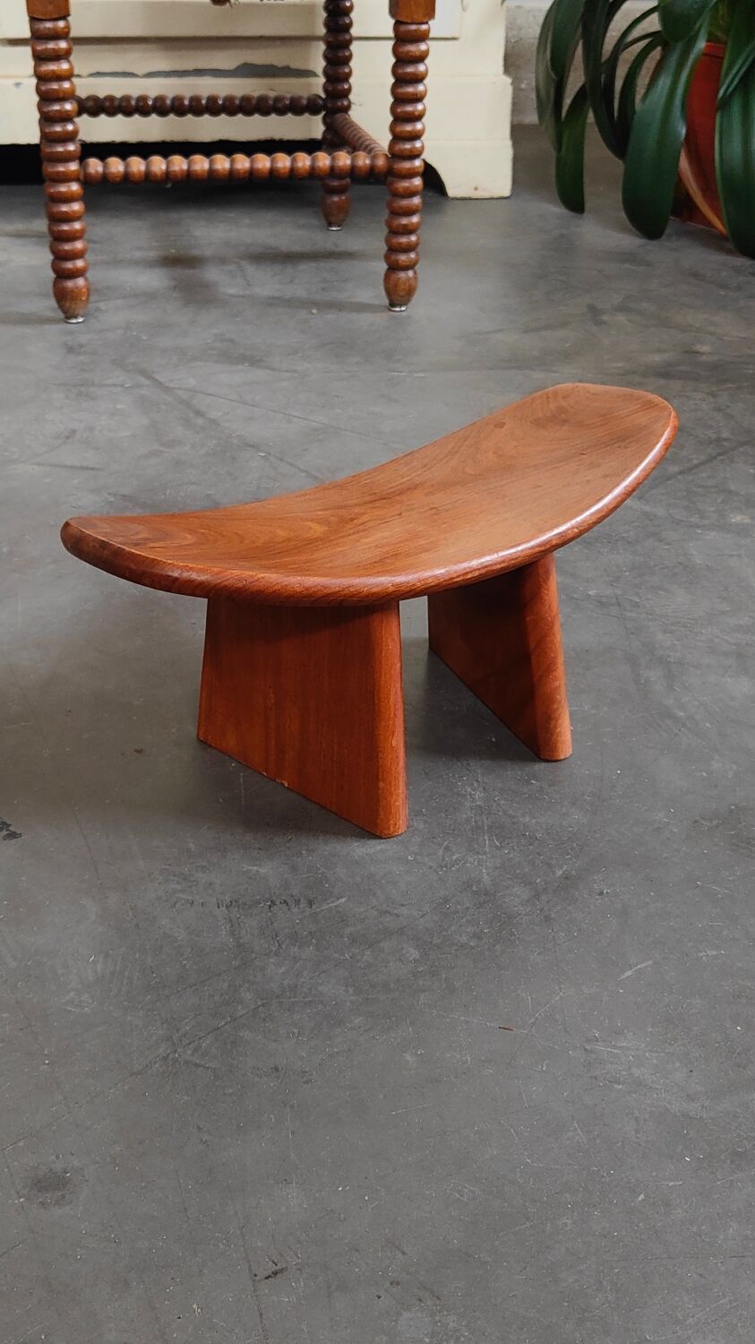 Shoggi meditation stool by Alain Gaubert 1980