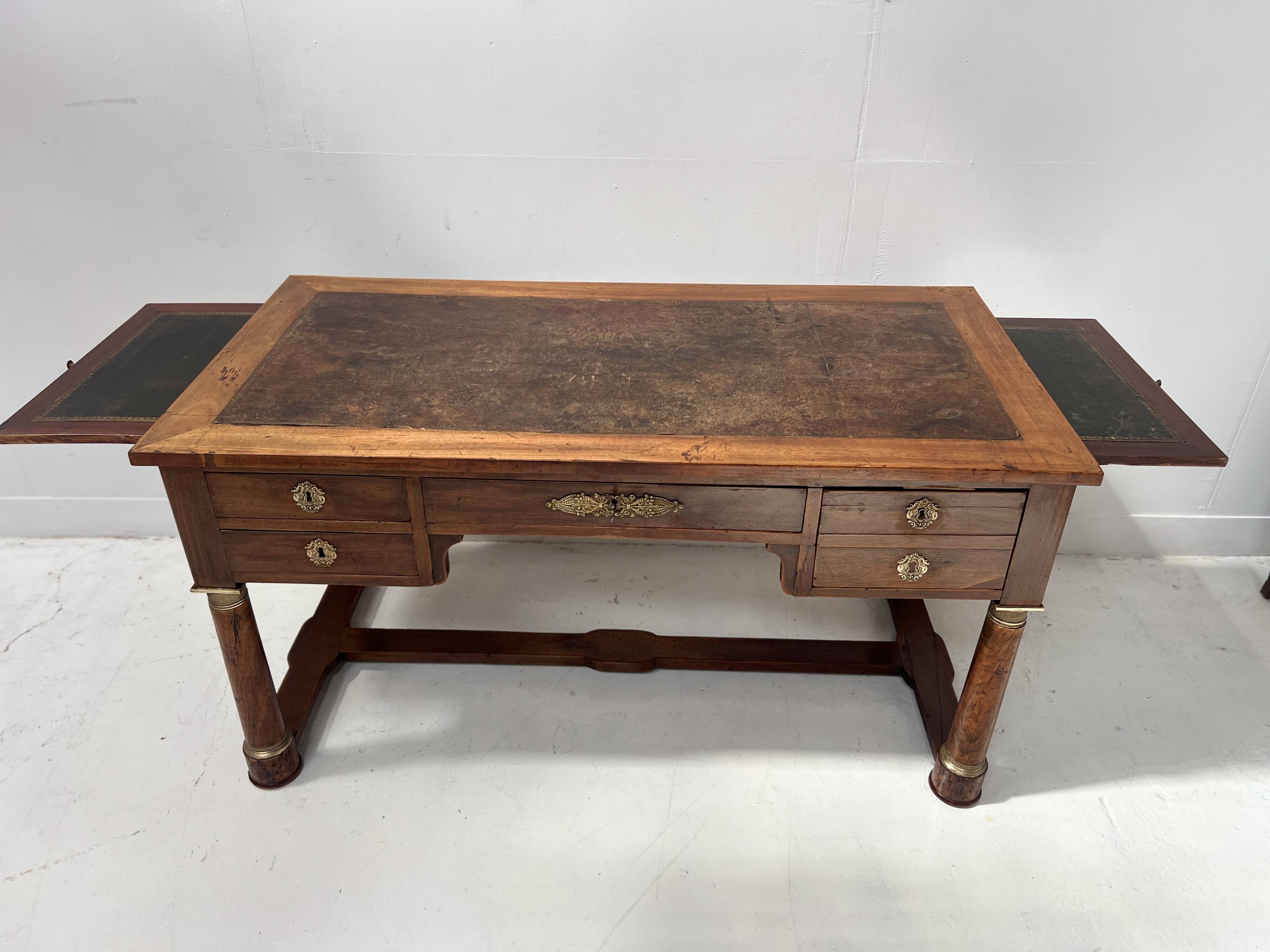 Empire style desk in mahogany and veneer, 19th century.