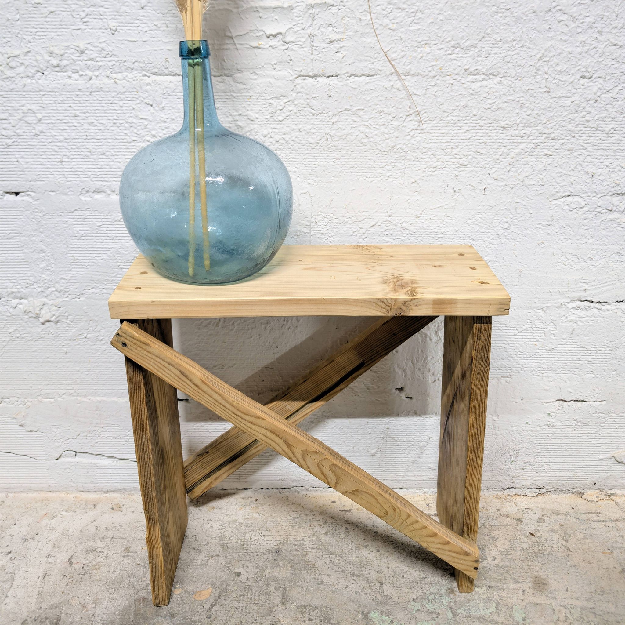 Petit banc rustique