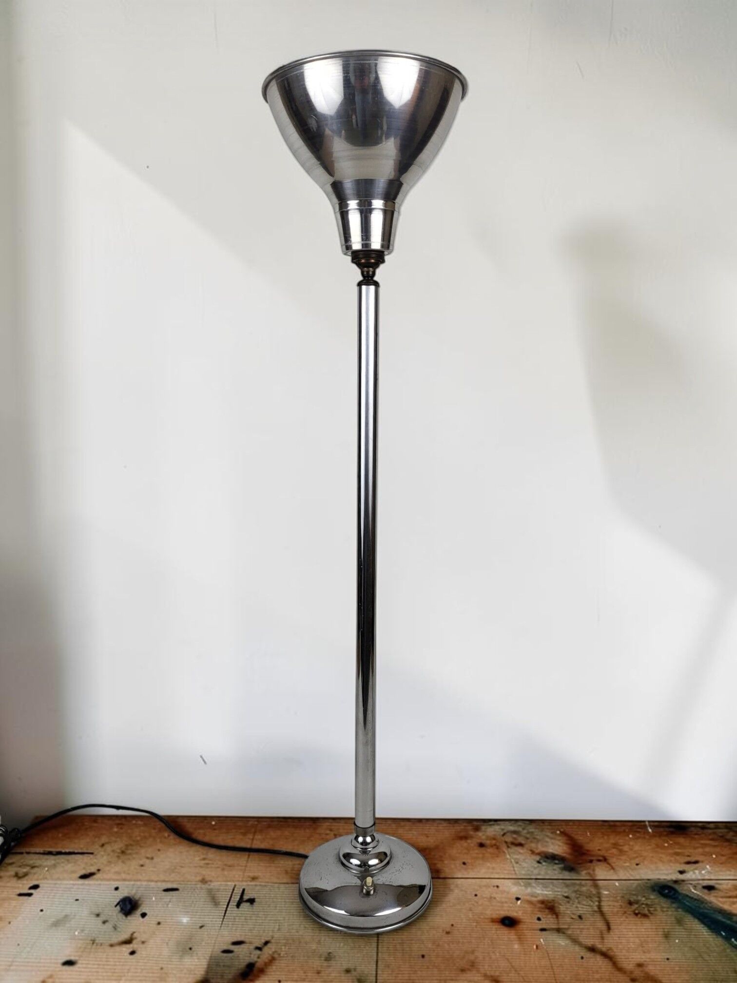 Art Deco lamp in chrome metal