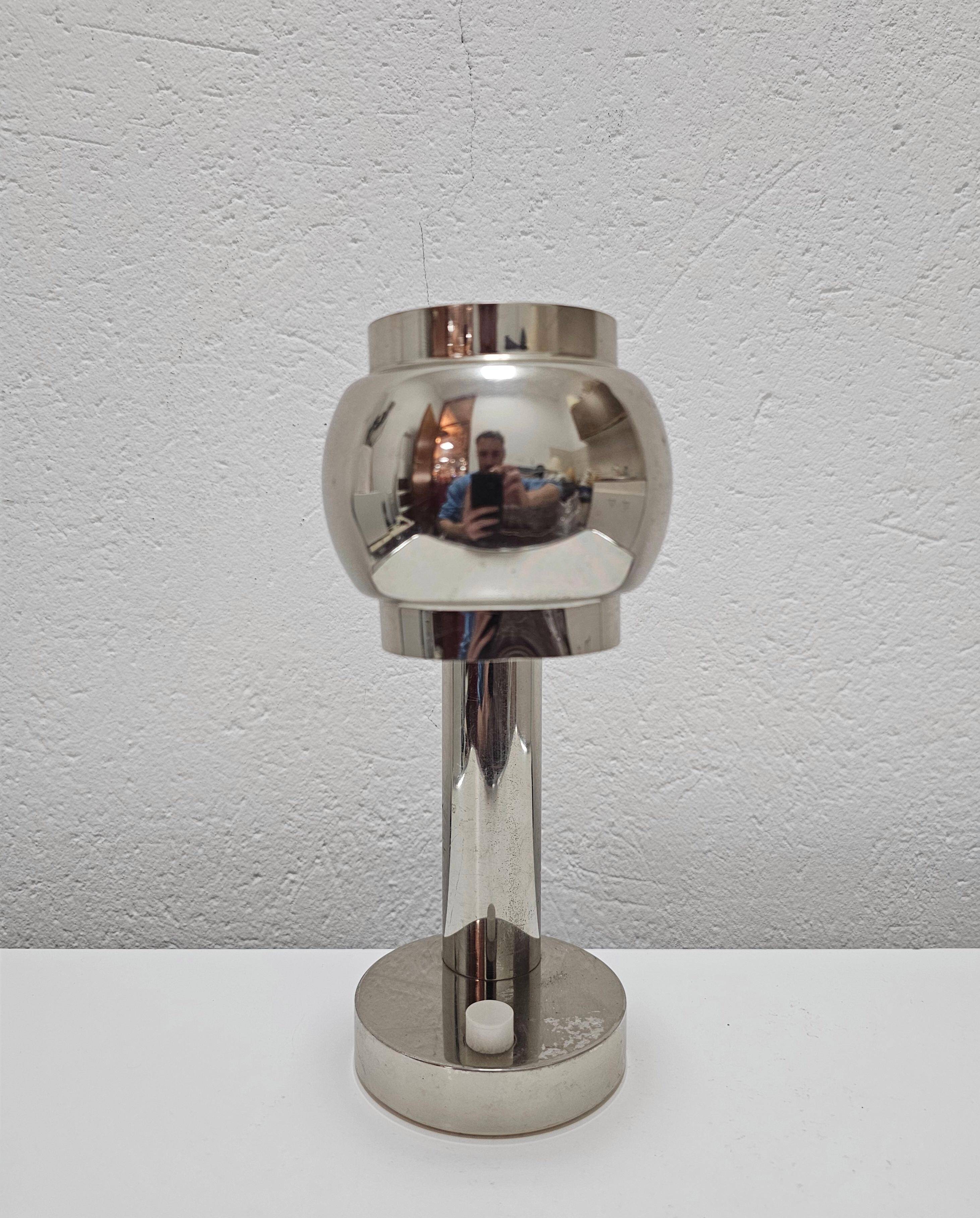 Space Age table lamp in chrome with a swivelling shade, Italy 1970s.