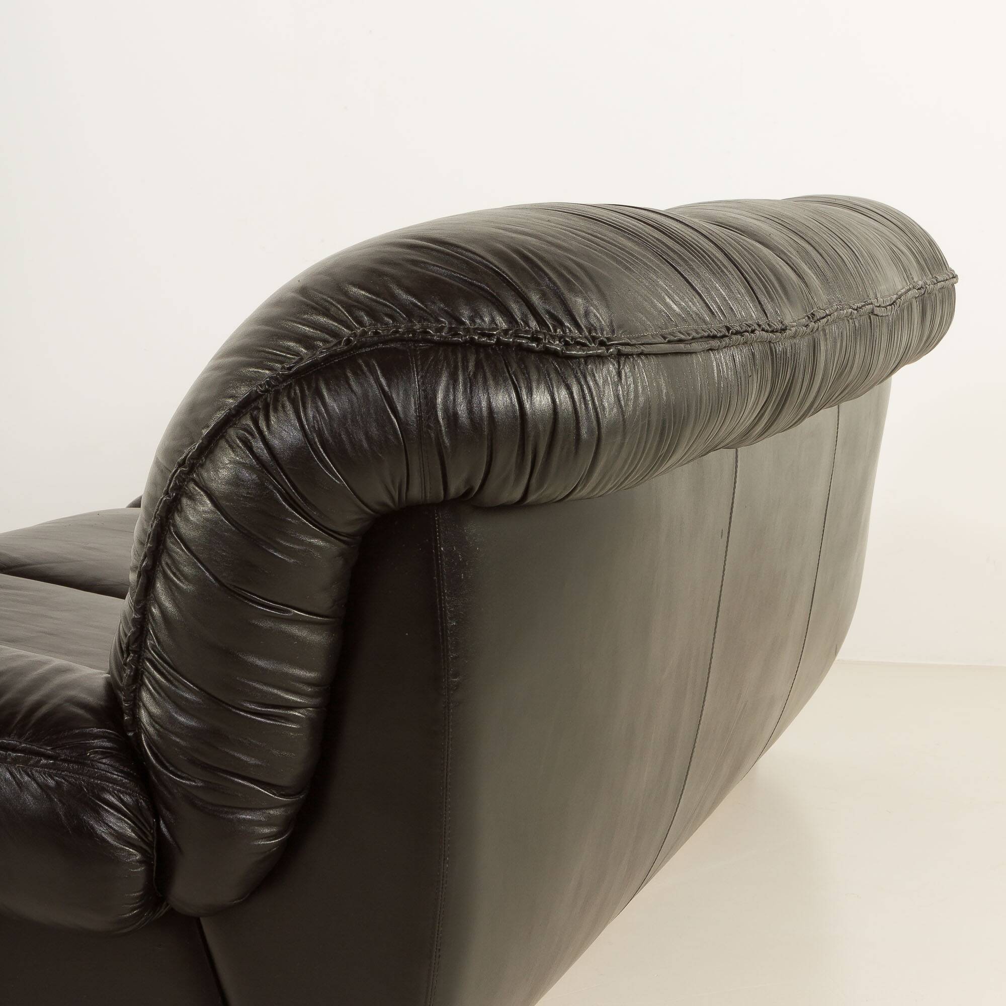 Italian mid-century sofa by Linea Valentini, 1980s