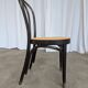 Chaise de salle à manger vintage en bois cintré : siège en osier noir de style Thonet