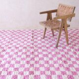 Pink checkered rug - 292 x 217 cm