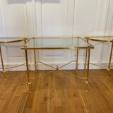 Table basse tripartite en laiton et verre