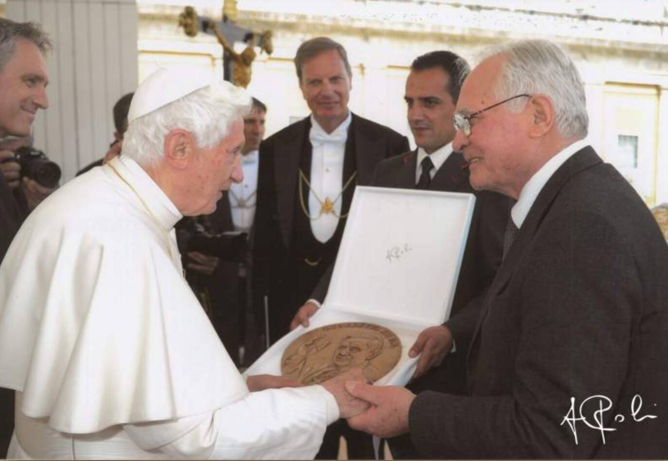 Brutalist sculptural floor lamp by Albano Poli for Poliarte 1970s