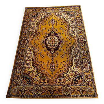 Oriental style rug 210cm x 150cm