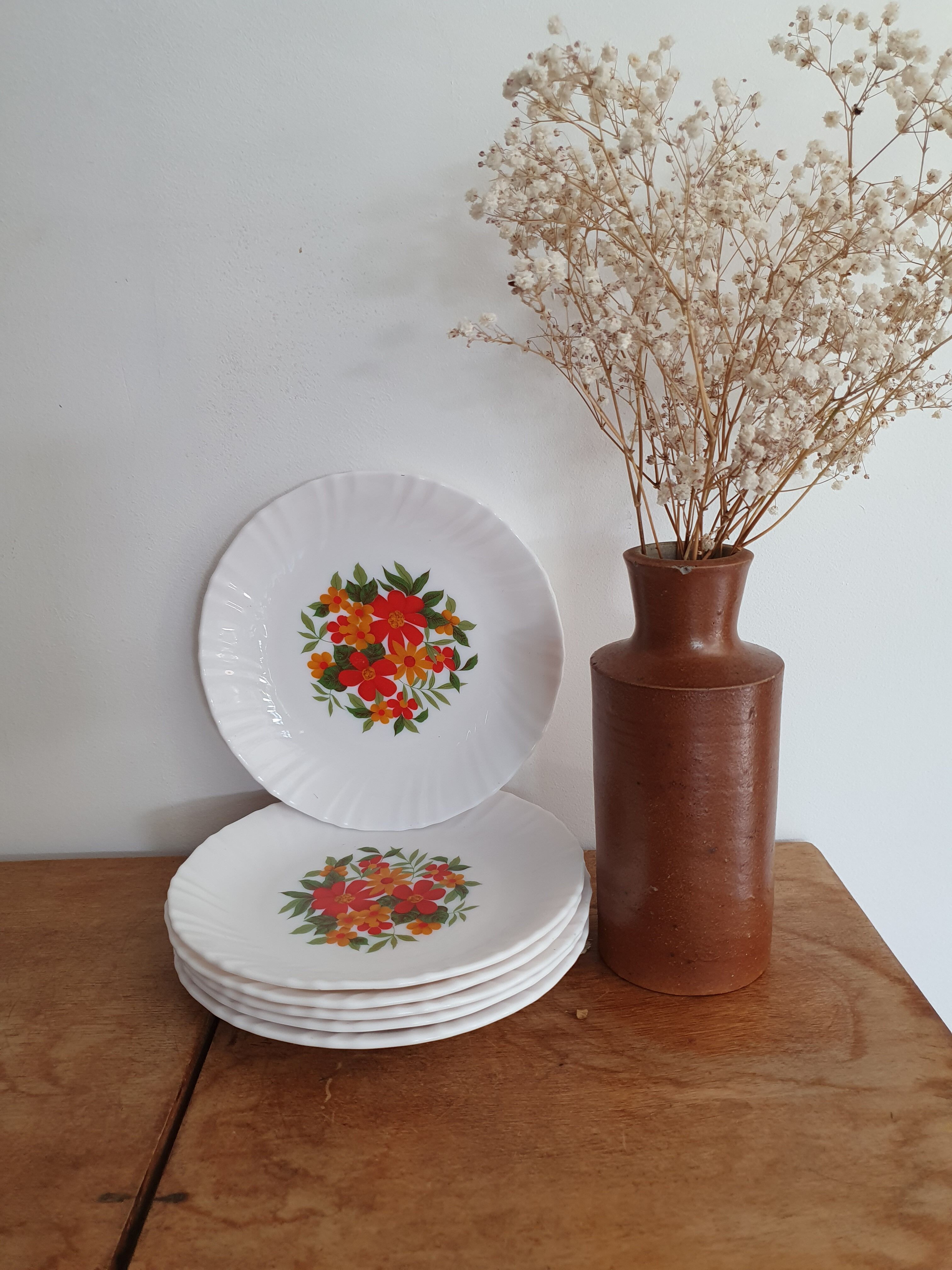 6 Arcopal dessert plates