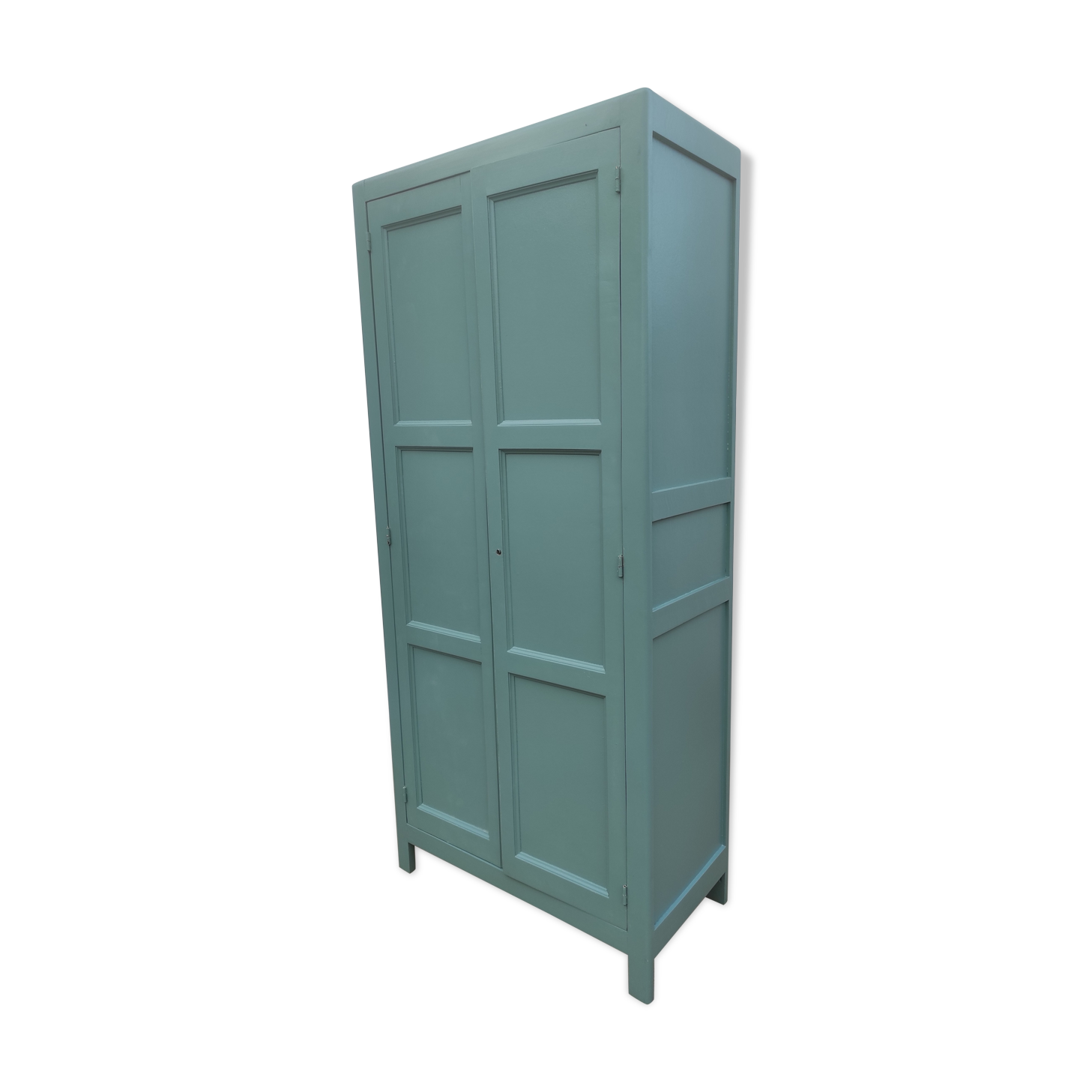 Armoire parisienne