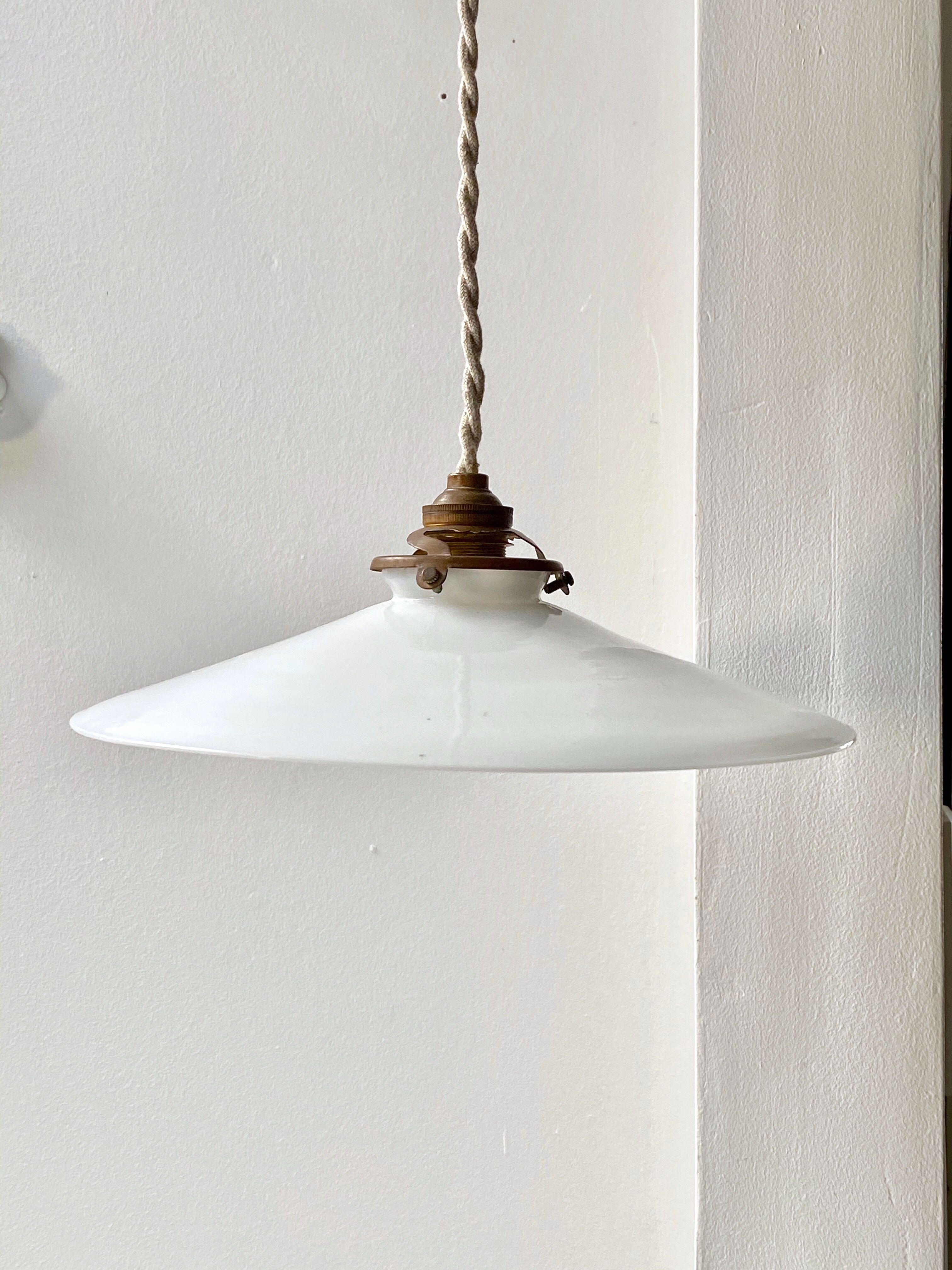 Former opaline suspension