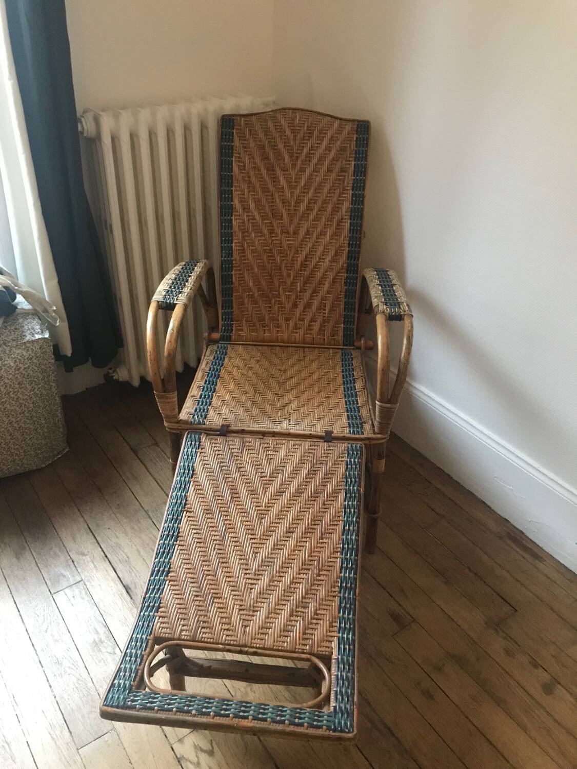 Rattan lounge chair