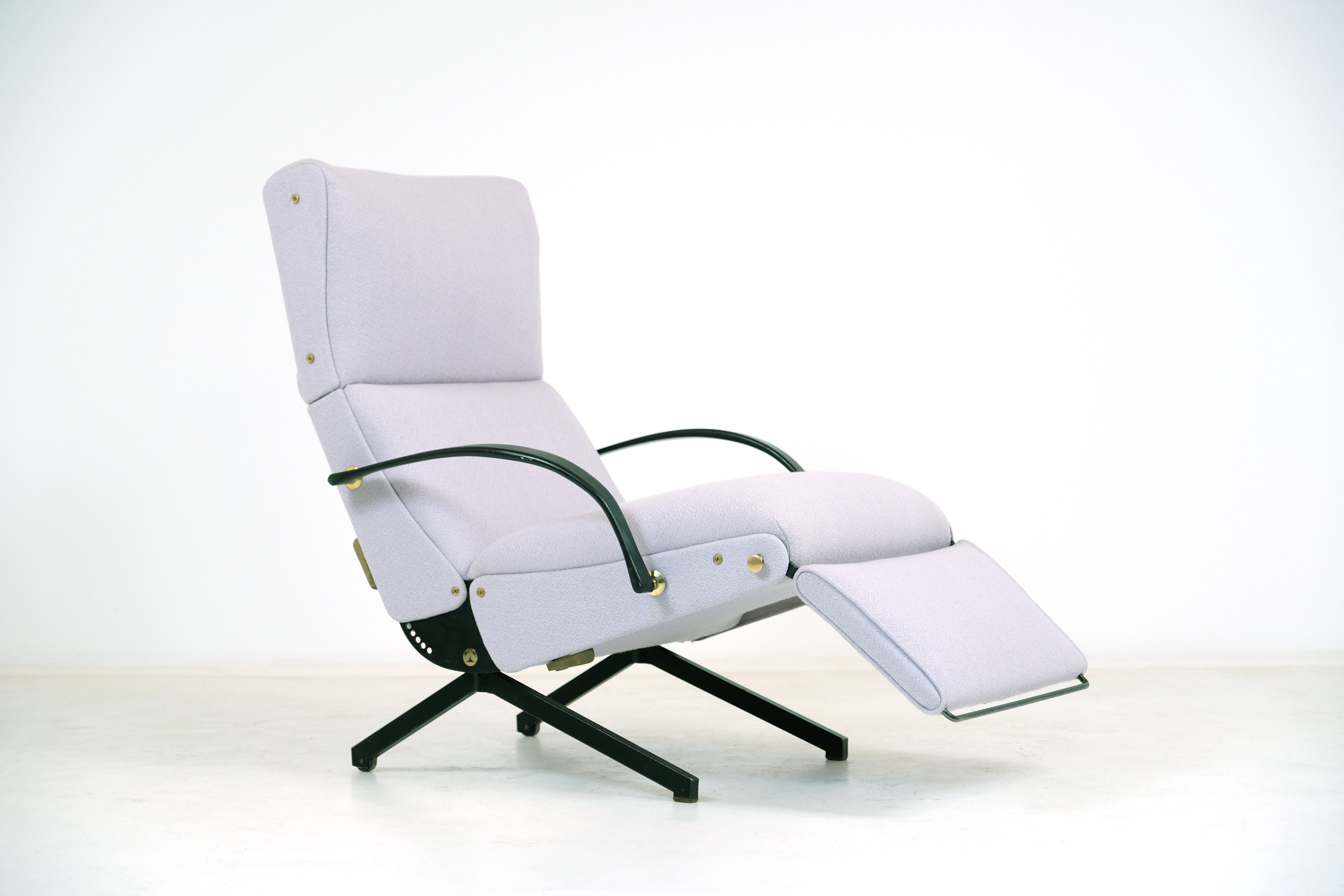 Fauteuil P40 par Osvaldo Borsani pour Tecno Edition 1960