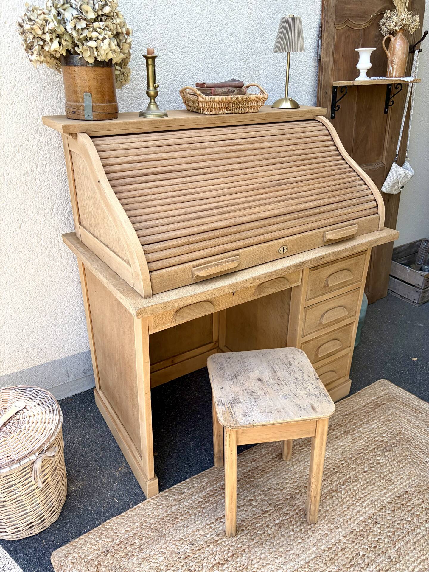 Curtain desk