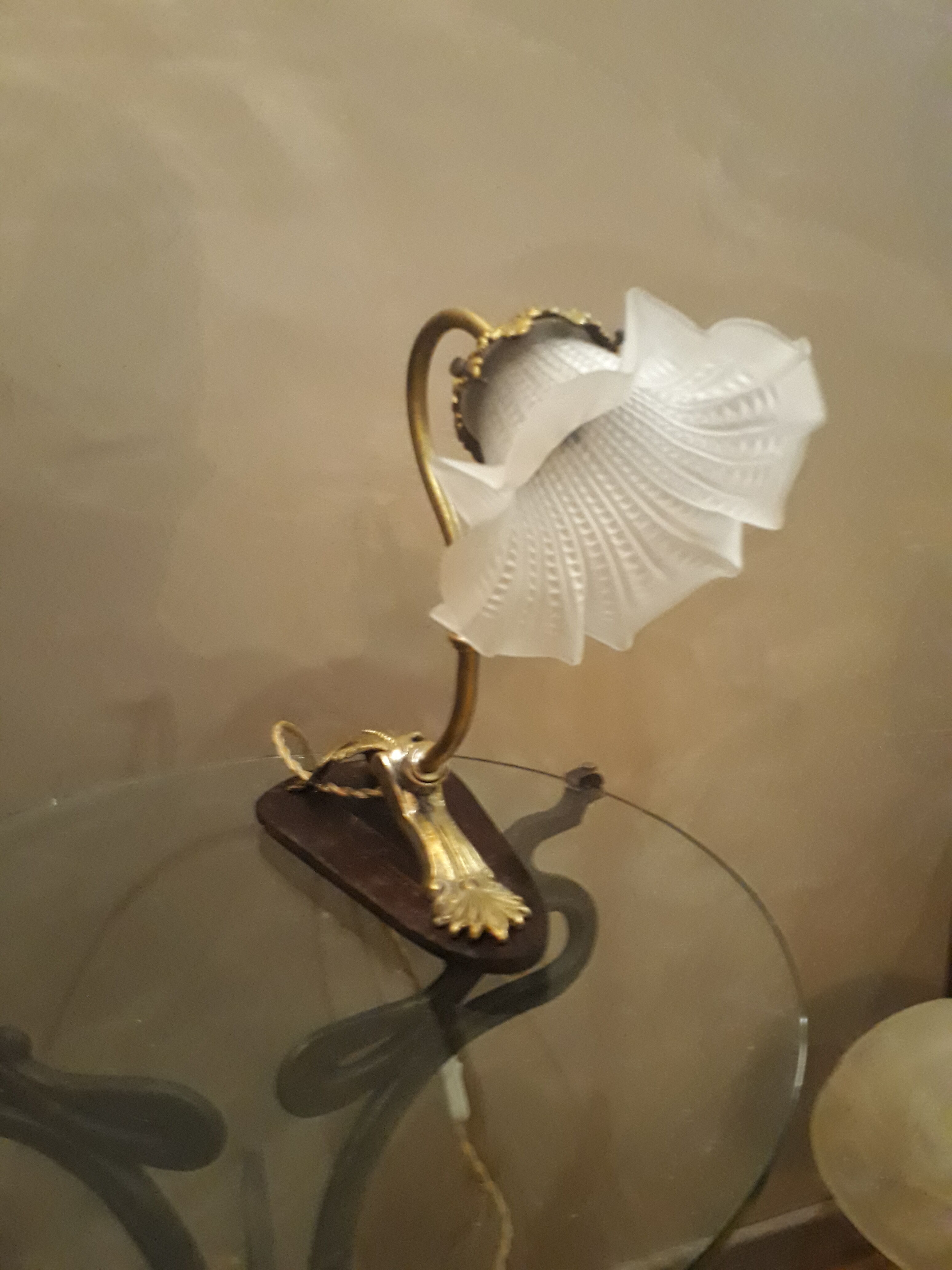 pretty little office lamp art nouveau bronze and brass, wood, electricity CE 35x30