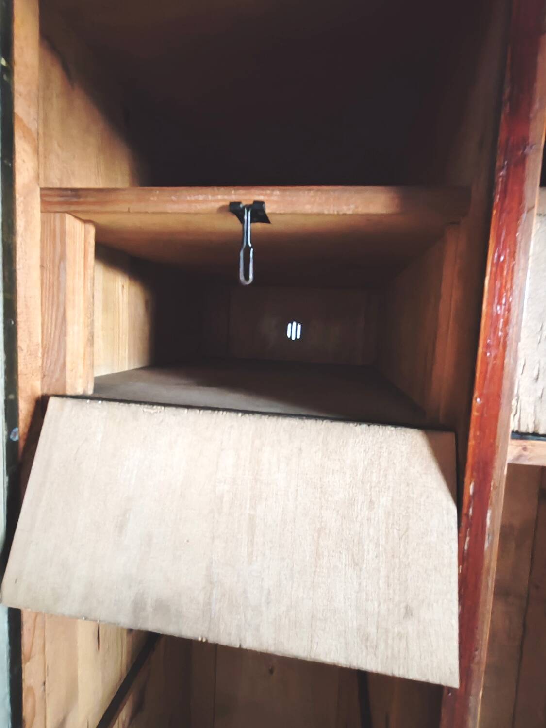 Armoire vestiaire en bois