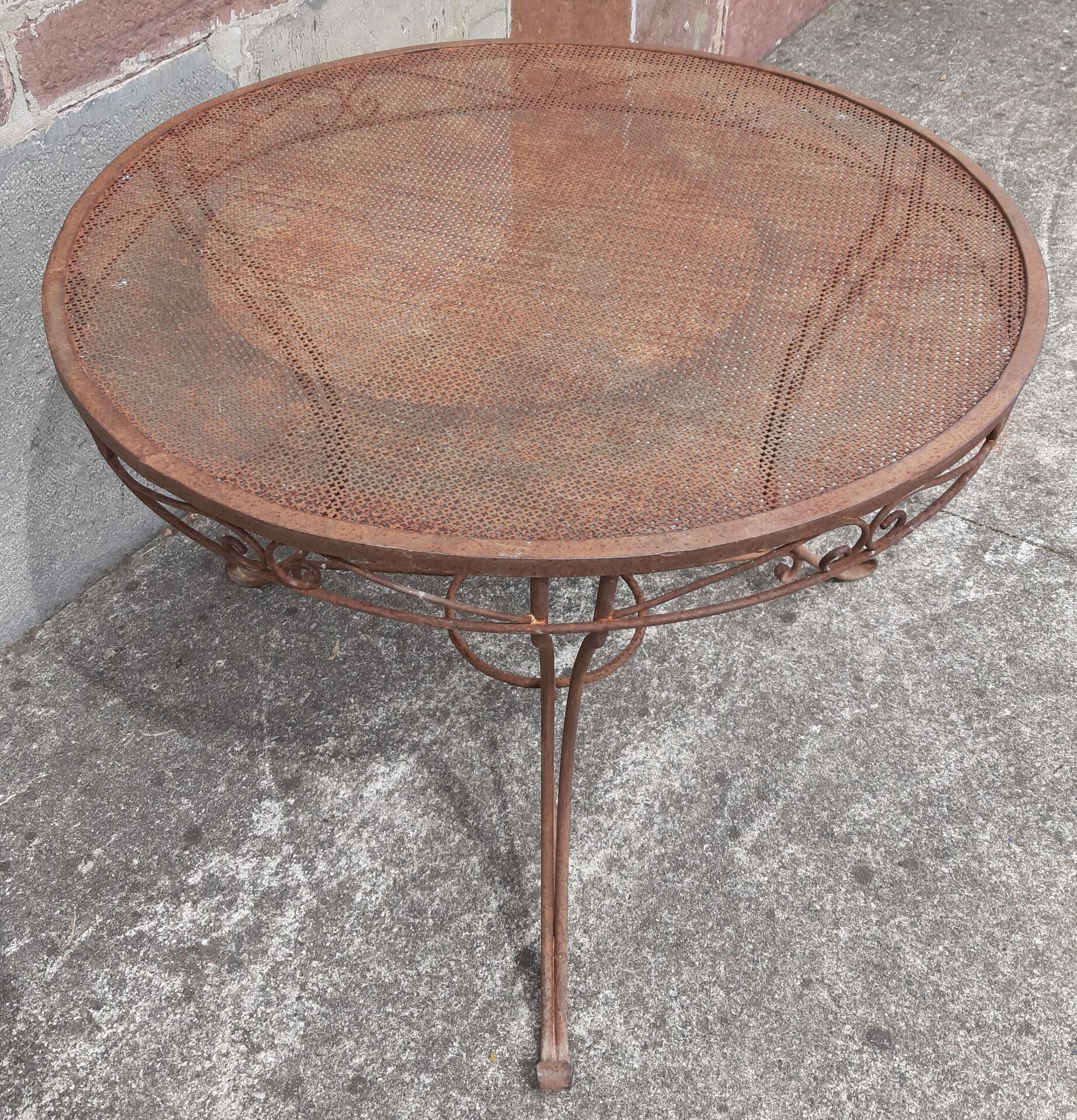 Table de jardin en fer forgé