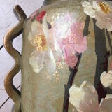 Vase en terre cuite décor d’églantines