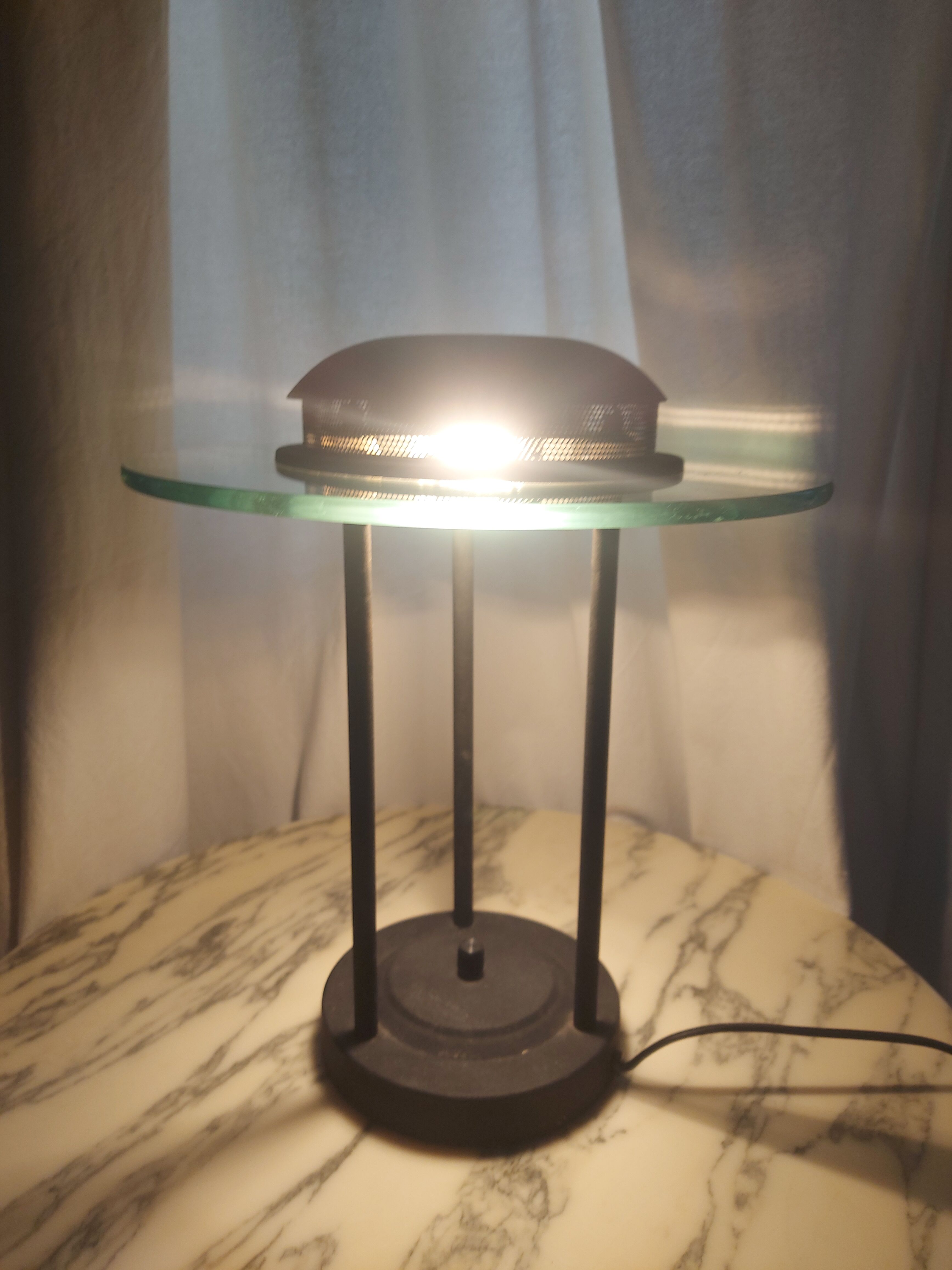 Lampe saturne par rober sonneman avec variateur