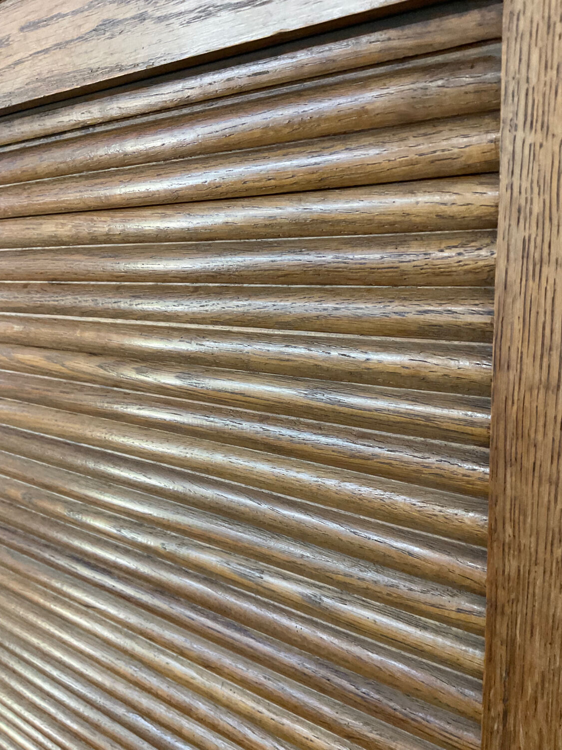 Notary furniture with wooden curtain