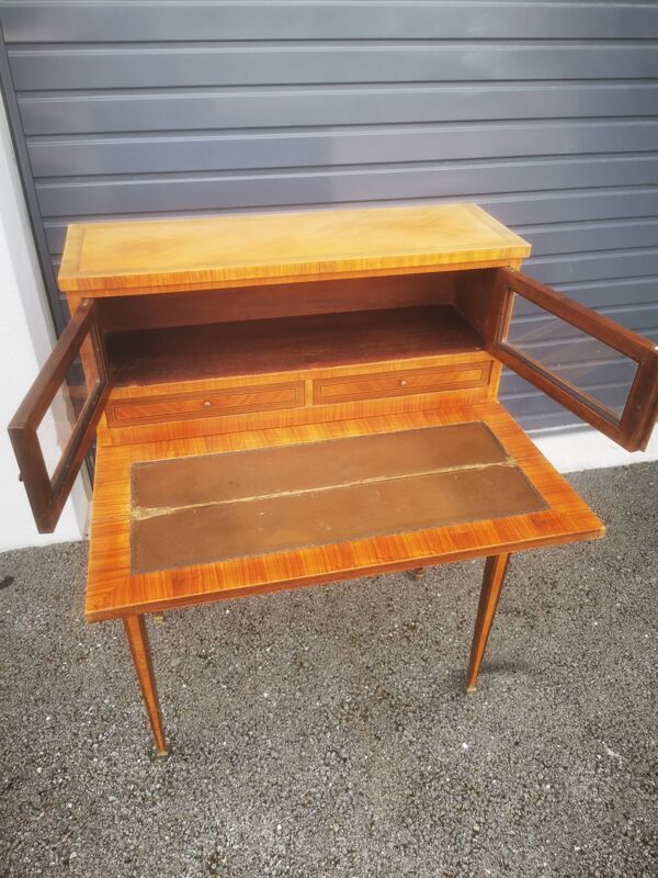 Bureau bonheur du jour style Louis XVI