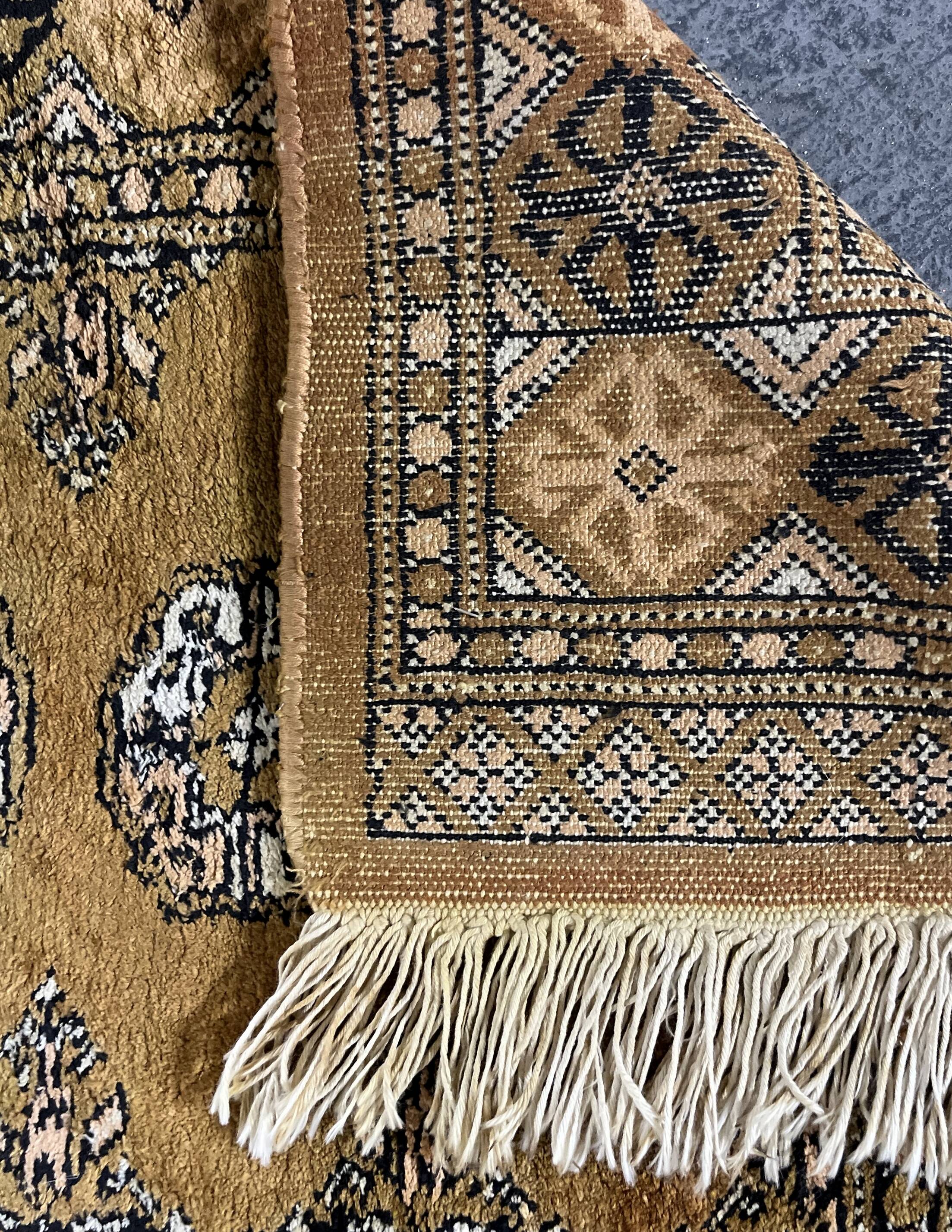 Oriental rug Pakistan - Dimensions: 1.00 X 0.60 cm - Handmade. Quality: SILK
