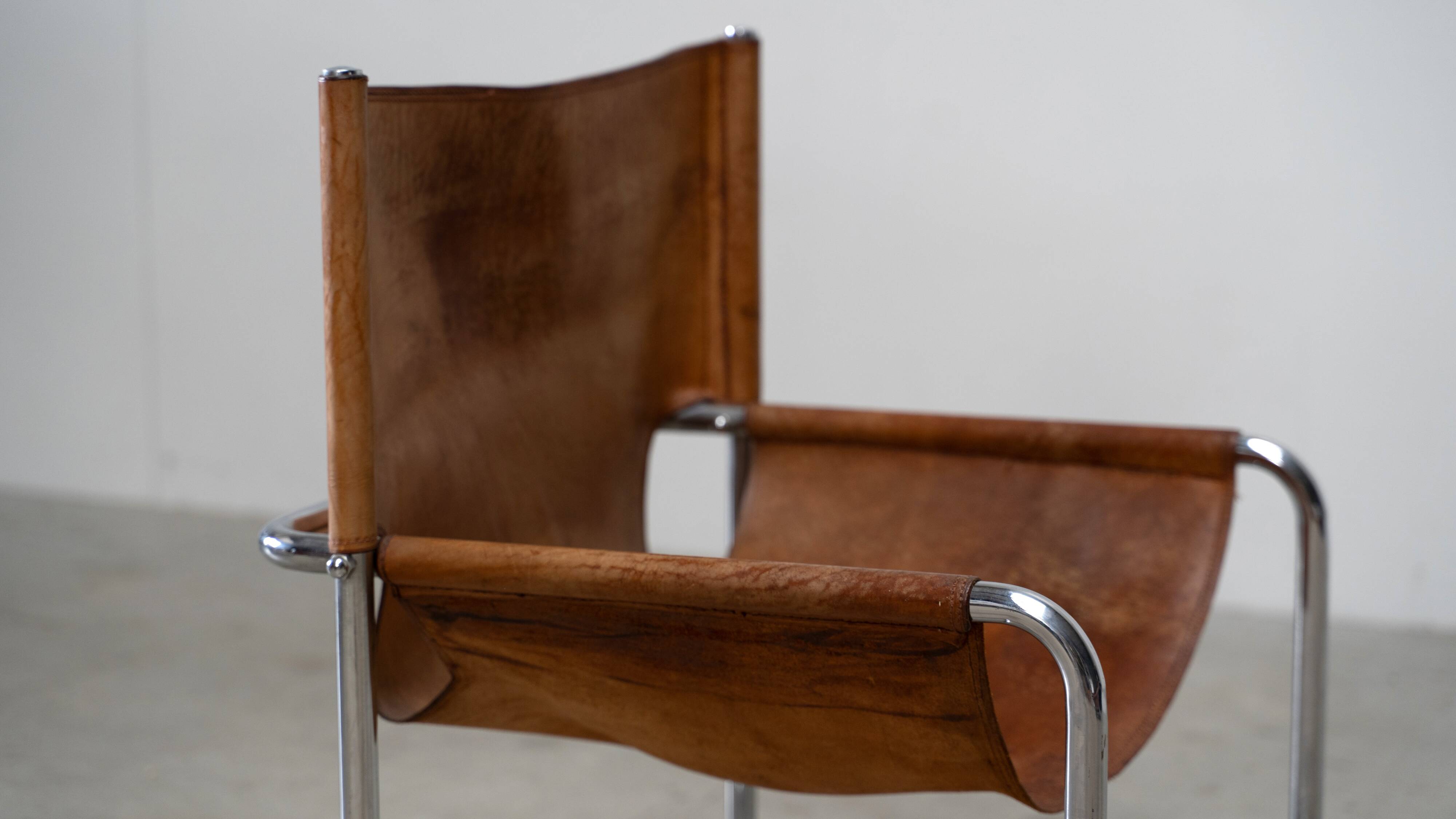 Fauteuil simple en cuir italien