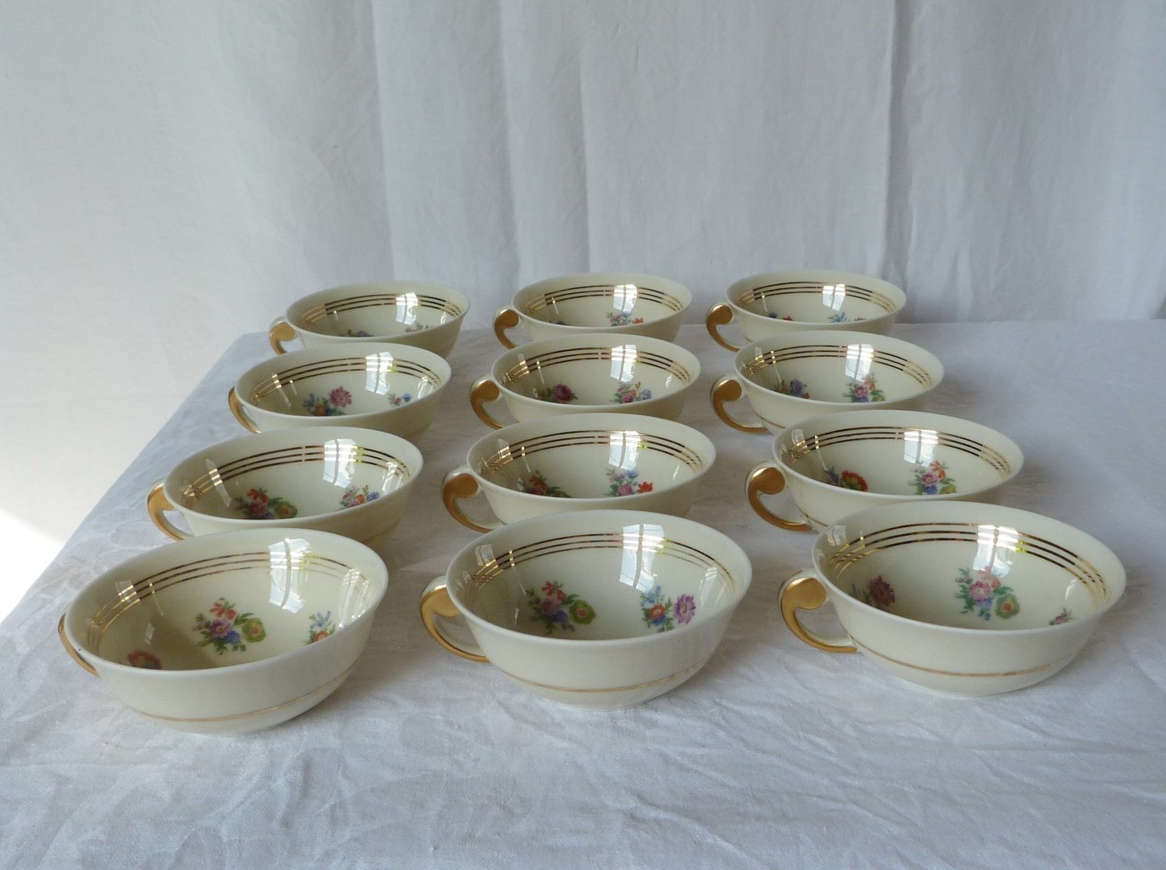 36-piece tea and coffee set