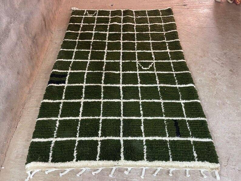 Handmade pure wool rug, size 140 x 260 cm.