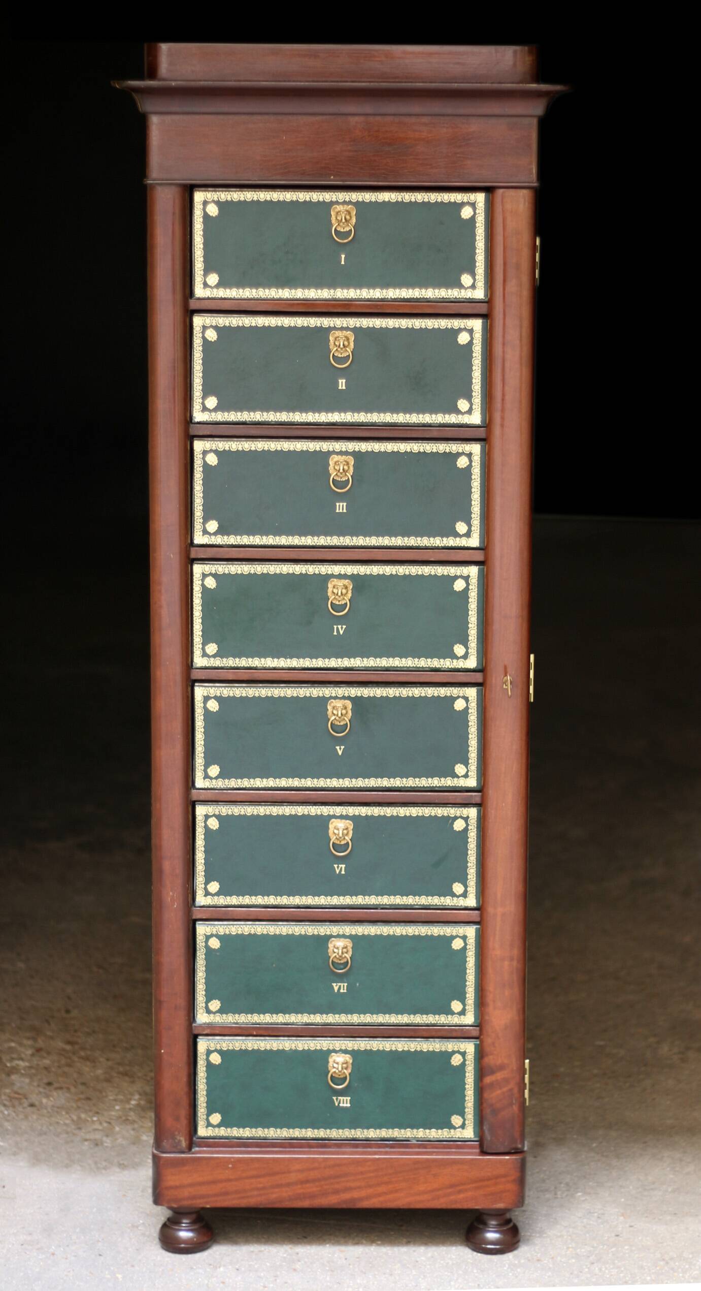 Elegant notary's cardboard box in mahogany, early 20th century.