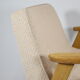 Fauteuil original 366 designer J.Chierowski années 1960, beige, bois de chêne