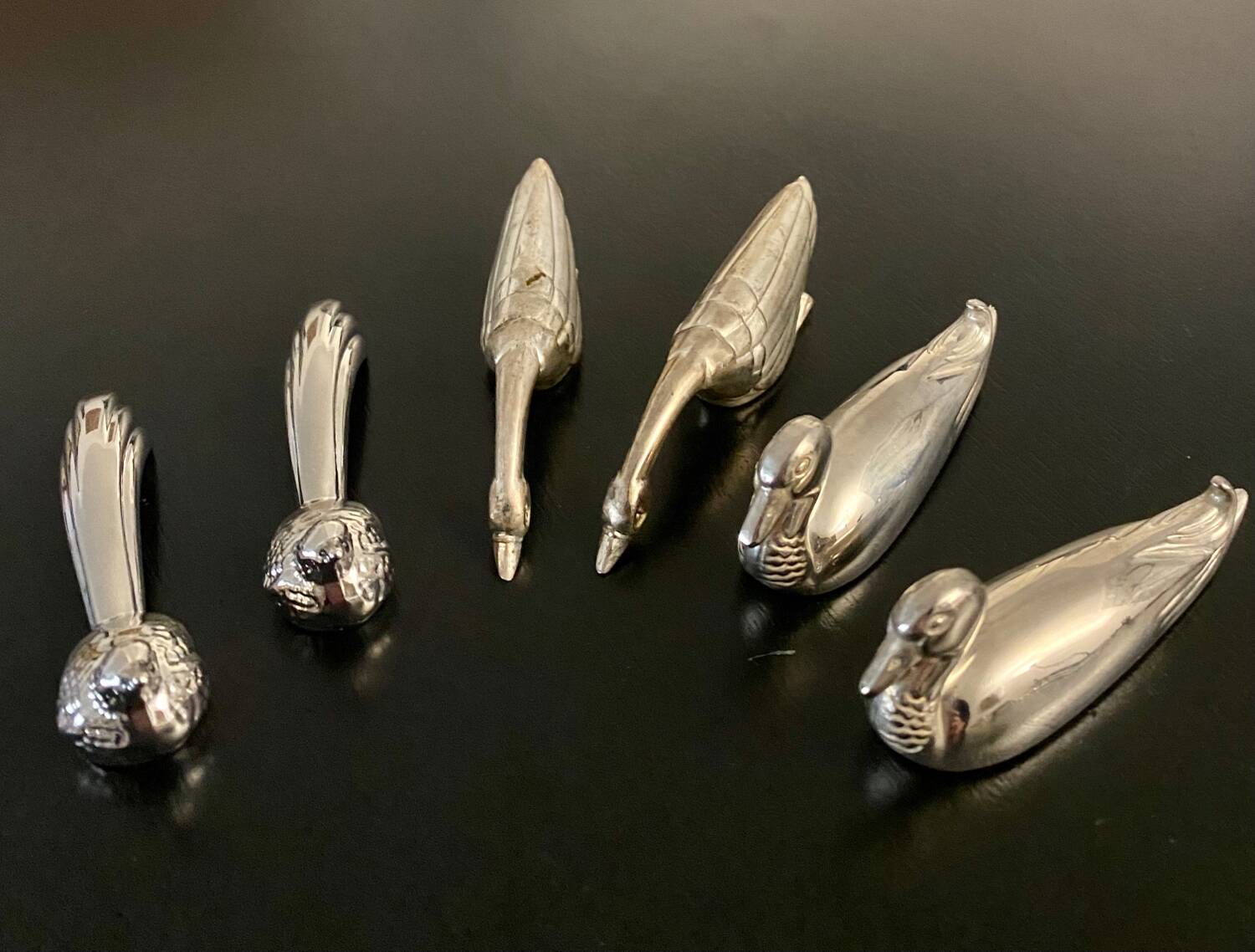 6 different animal knife holders, made of metal