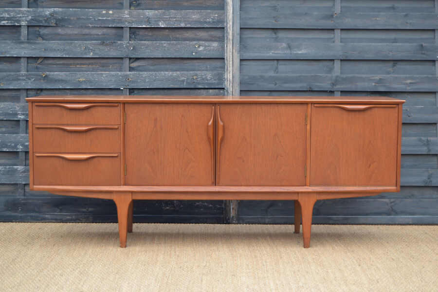 Enfilade by Jentique, "wave" handles * 183 cm