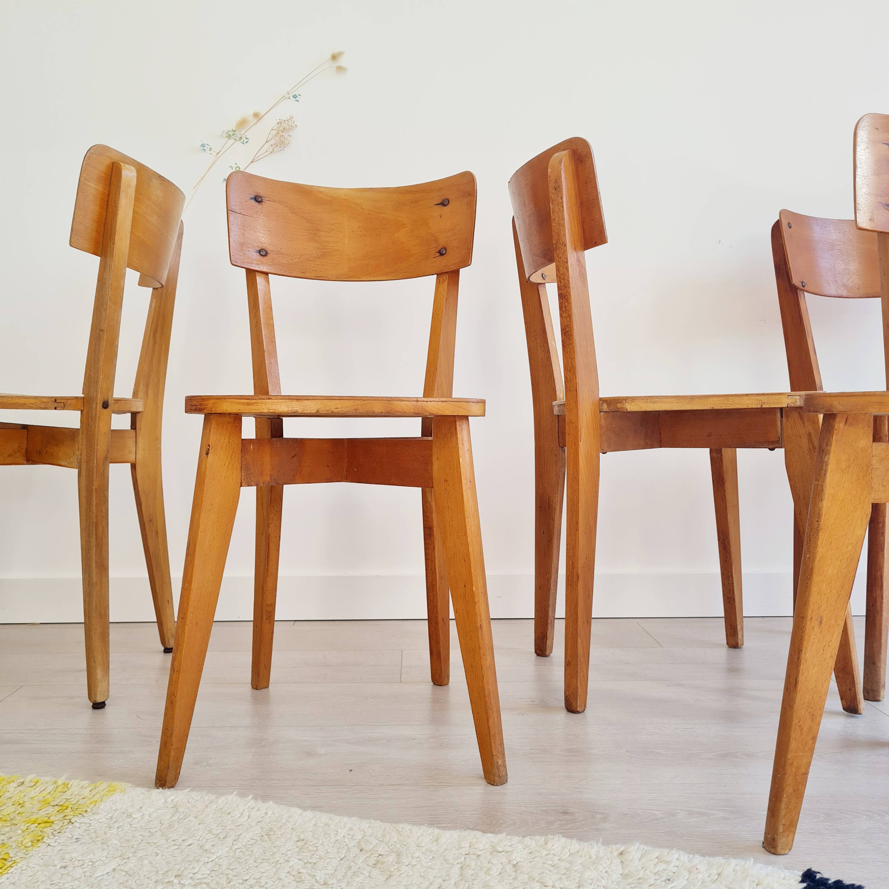 Série de chaises bistrot bois miel