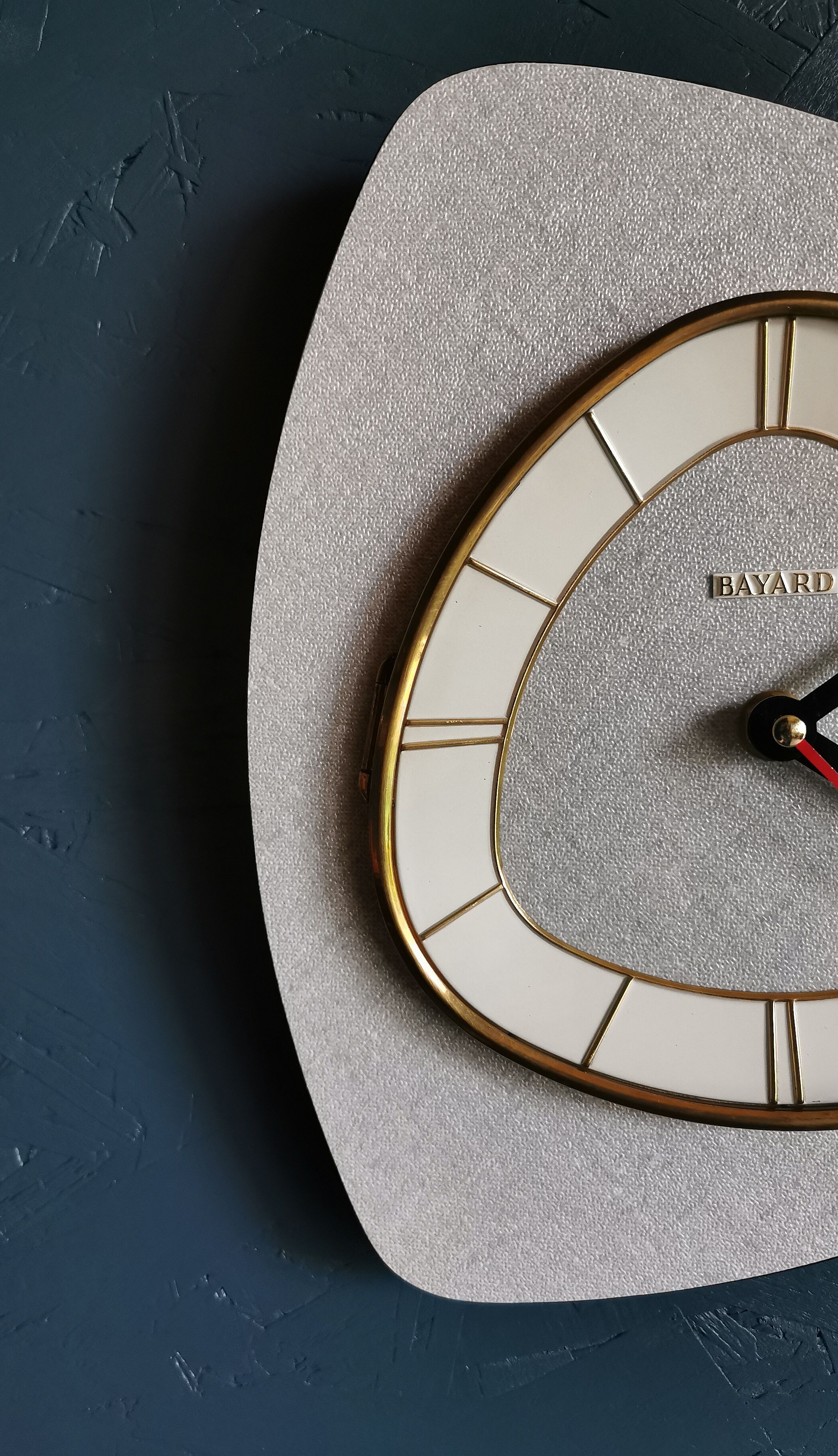 Vintage formica clock asymmetrical silent wall clock "Bayard silver grey"